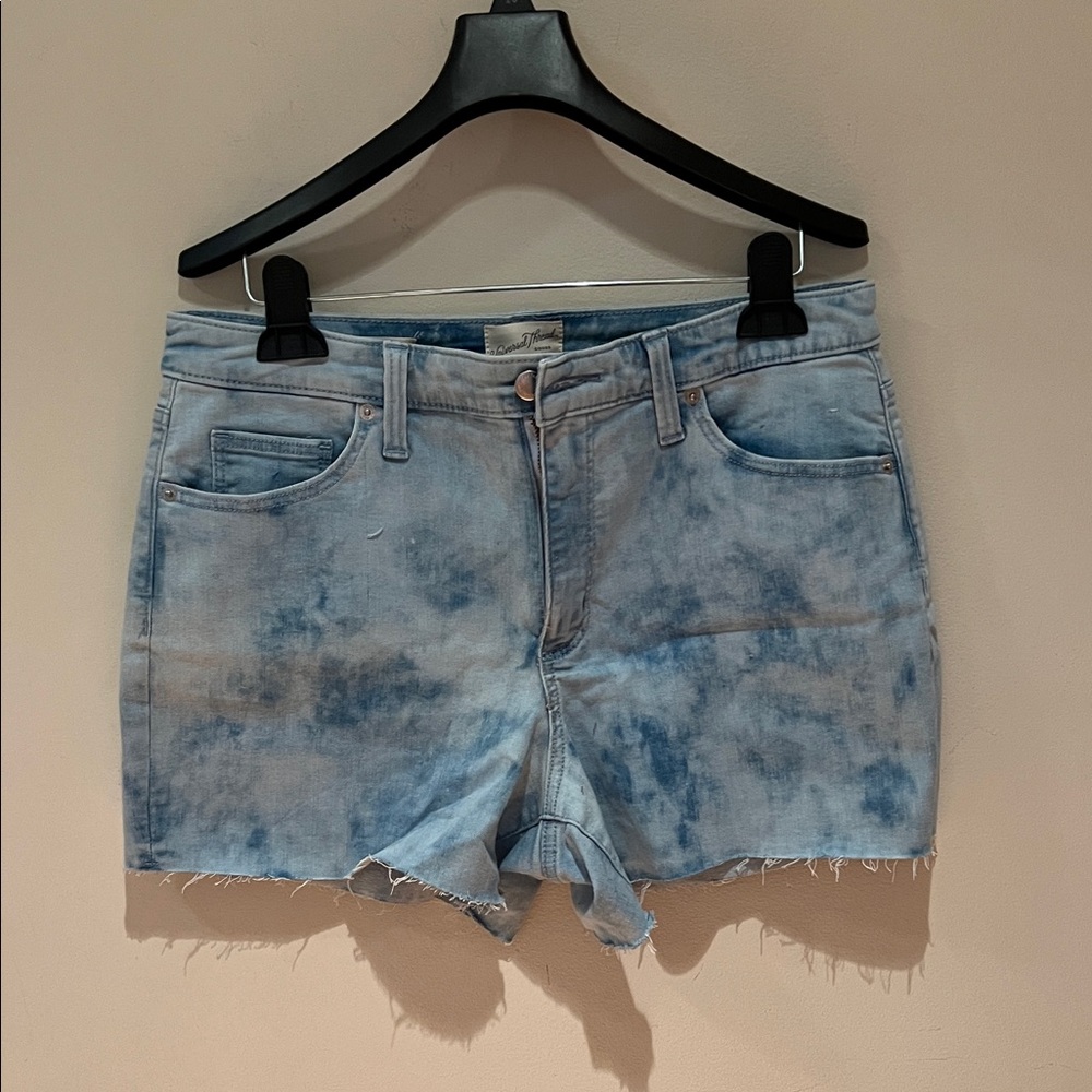 Light acid wash denim shorts